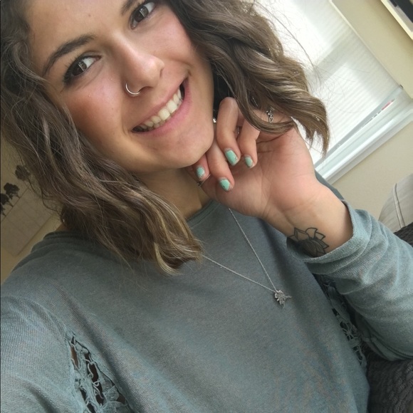 Meet the Posher - Picture 2 of 2